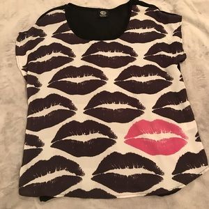 Adorable Bobeau sheer top